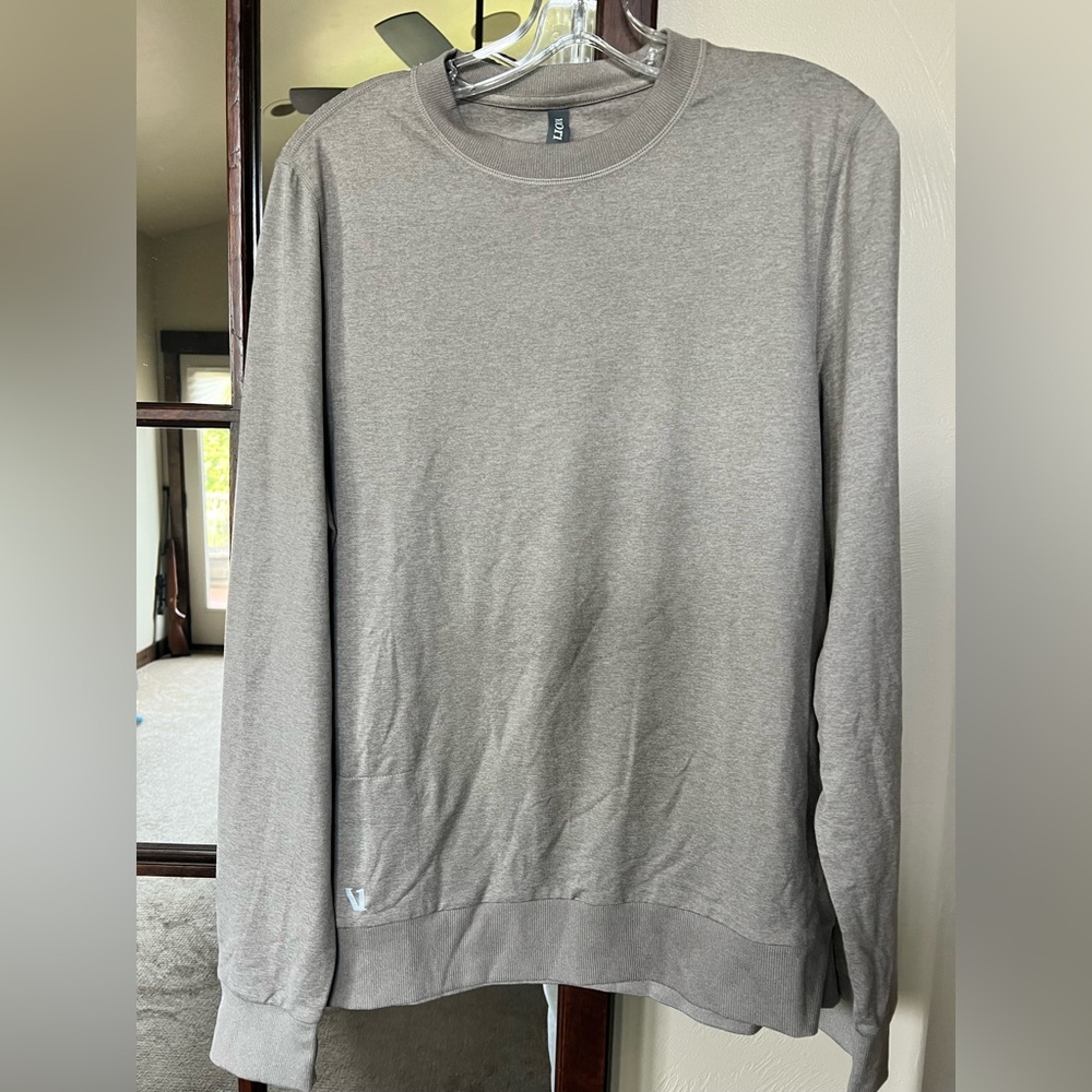 Vuori Ponto Performance Crew. Men’s Size Medium. Dark Salt Heather